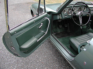 1966 FIAT GHIA 1500 COUPE interior image